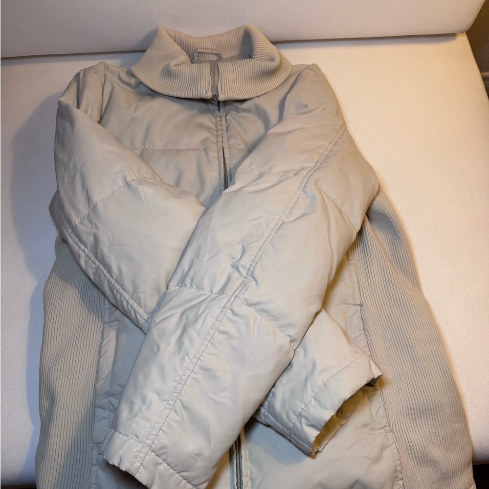 GAP Women's Light Beige Puffer Coat - Picture 4 of 5